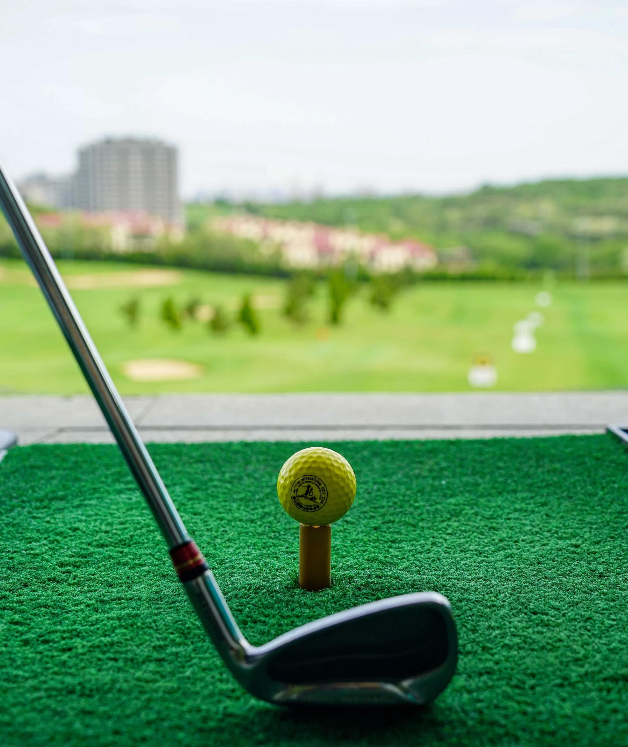 Trawa pola golfowego: niezbędne typy i konserwacja profesjonalnego trawnika